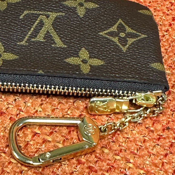 WOW POSHMARK - Authentic Louis Vuitton Monogram Canvas Wallet - Picture 13 of 16